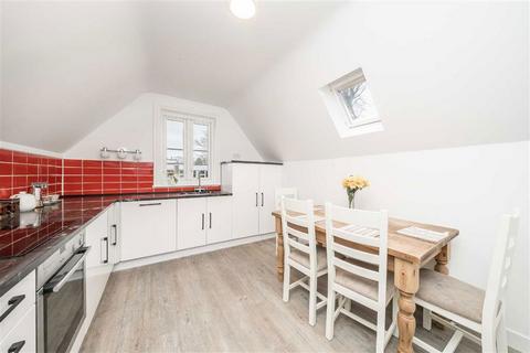 3 bedroom flat for sale, Broom Road, Teddington TW11