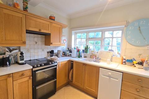 3 bedroom detached house to rent, The Moors, Pangbourne, RG8