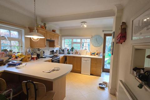 3 bedroom detached house to rent, The Moors, Pangbourne, RG8