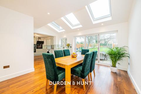 31 Manor Road, Romford, RM1 2RD