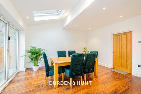31 Manor Road, Romford, RM1 2RD
