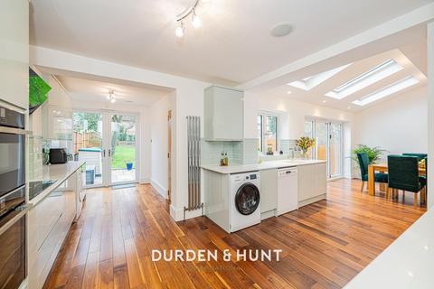 31 Manor Road, Romford, RM1 2RD