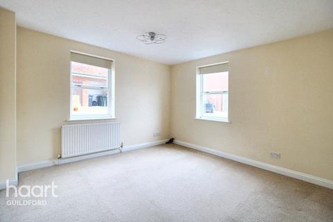 2 bedroom flat to rent, Headley Road, HINDHEAD