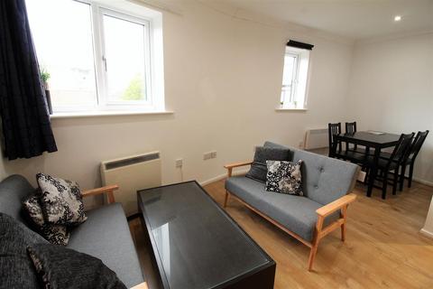 3 bedroom apartment to rent, Charlotte Mews, Newcastle Upon Tyne