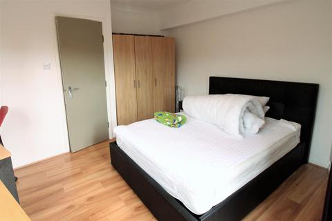 3 bedroom apartment to rent, Charlotte Mews, Newcastle Upon Tyne