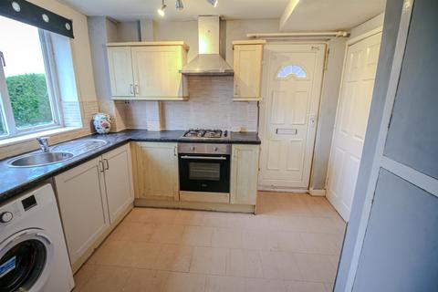 3 bedroom semi-detached house to rent, Perlethorpe Close, Gedling, Nottingham