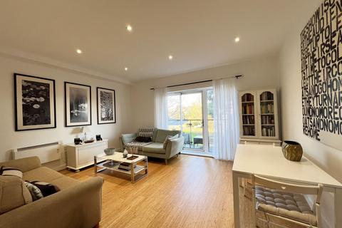 3 bedroom apartment for sale, Kingswood Court, Hither Green Lane, London, SE13