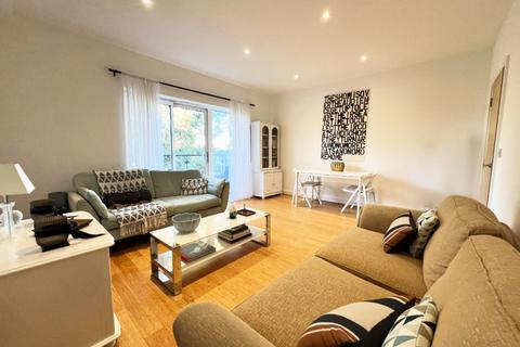 3 bedroom apartment for sale, Kingswood Court, Hither Green Lane, London, SE13