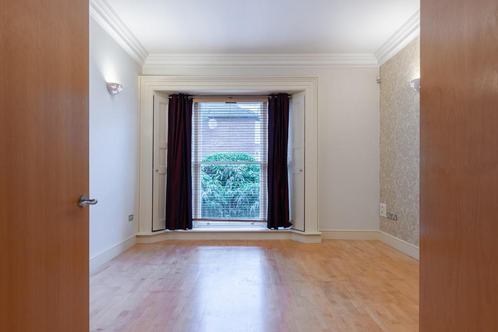 Living room-1.jpg