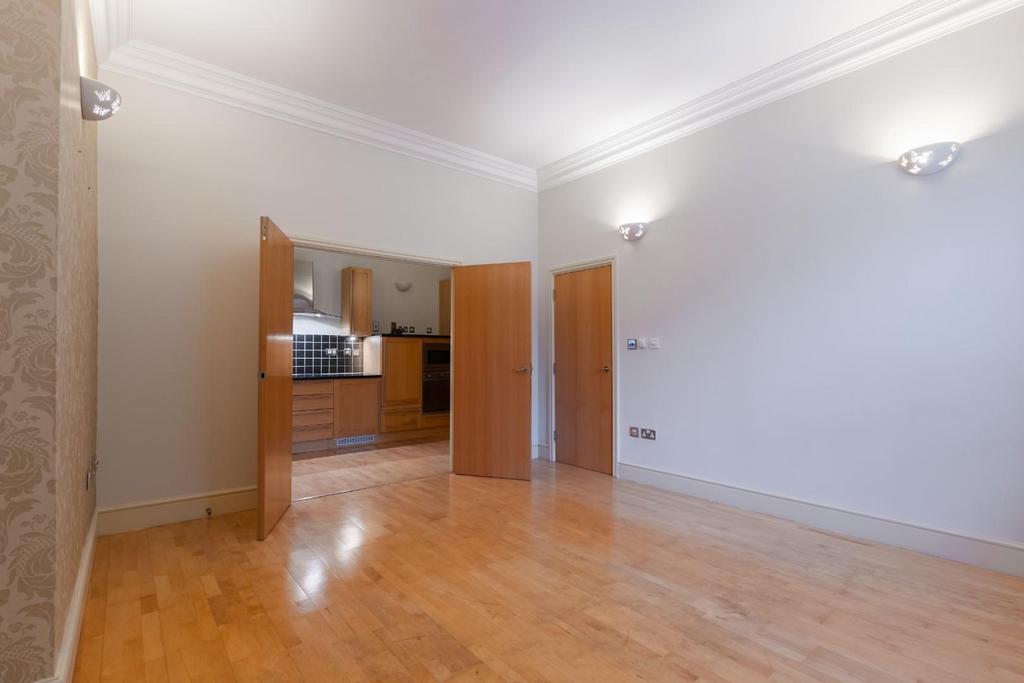 Living room-4.jpg