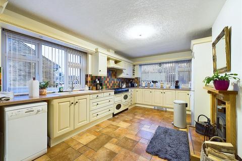 2 bedroom semi-detached bungalow to rent, Avenall, 18 Wyedale Crescent, Bakewell, DE45 1BE