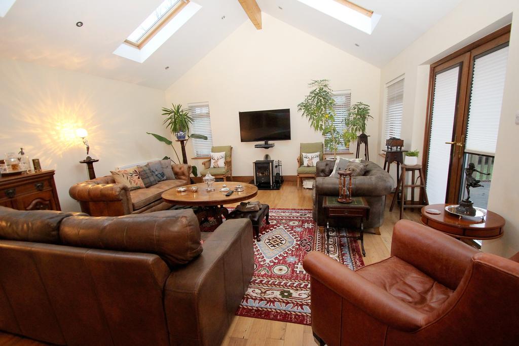 Lounge 1