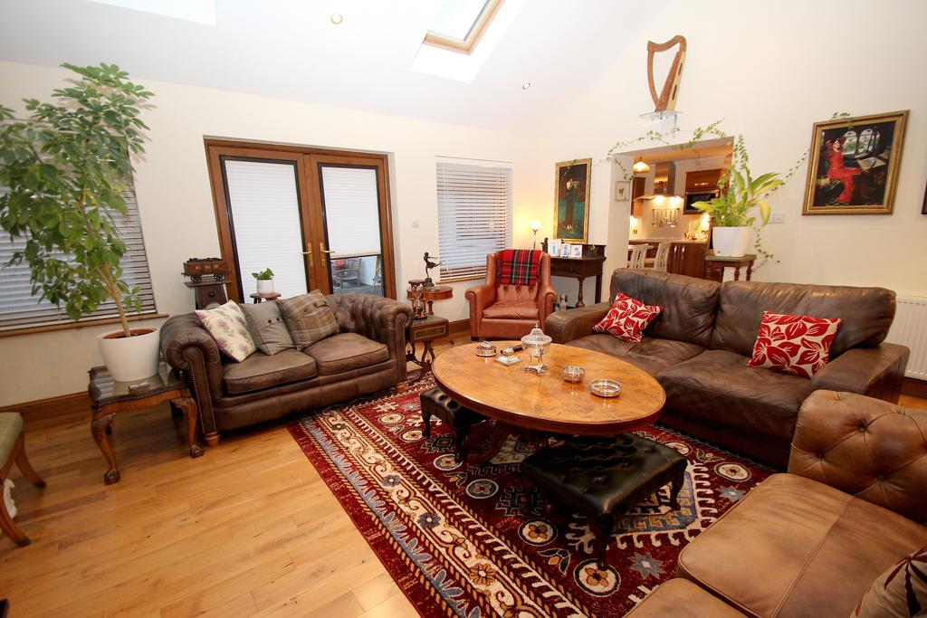 Lounge 2