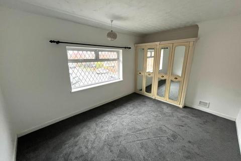 3 bedroom end of terrace house for sale, Essex Drive, Bircotes DN11