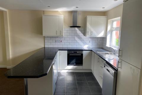 3 bedroom terraced house to rent, Talgarth Covert, Kings Norton, Birmingham, B38 9TW