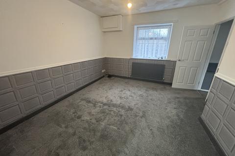 2 bedroom flat to rent, Woodland Street, Mountain Ash, CF45 3RE