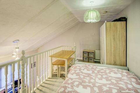 Flat 30, Runnymede Court Runnymede Road, Stanford-le-hope, SS17 0NR