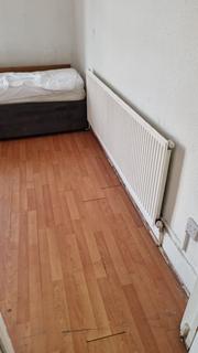 2 bedroom flat to rent, Eccles New Road, M5