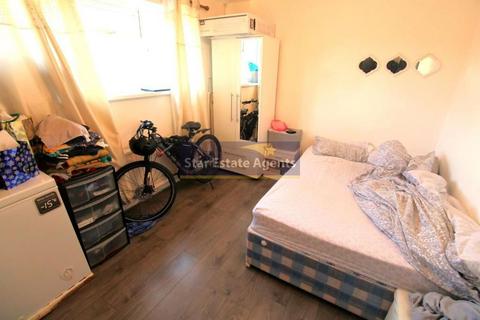 2 bedroom flat for sale, Uxbridge UB10