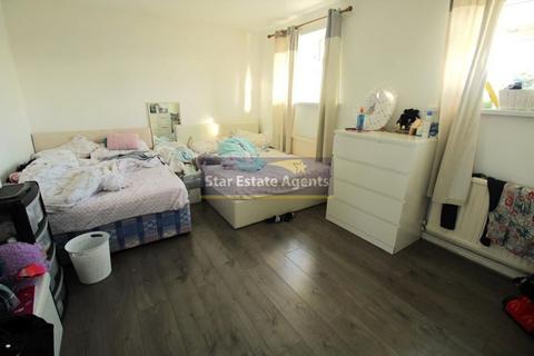 2 bedroom flat for sale, Uxbridge UB10