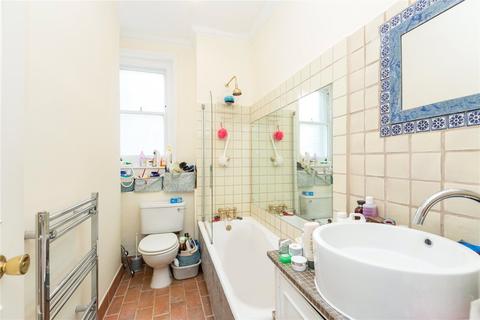 2 bedroom flat to rent, Culworth House, 80-86 Allitsen Road, St John's Wood, London