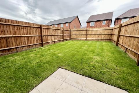 3 bedroom semi-detached house to rent, Coppice Road, Burton Upon Trent DE13