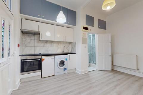 1 bedroom flat to rent, Heathfield Park, Willesden Green NW2