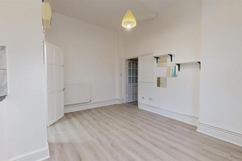 1 bedroom flat to rent, Heathfield Park, Willesden Green NW2