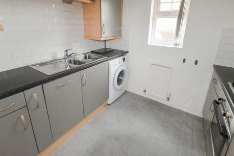 2 bedroom apartment to rent, Hampton Court Way, Widnes, WA8 3EA