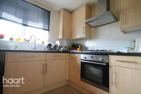 2 bedroom flat to rent, Simmons Court, GUILDFORD