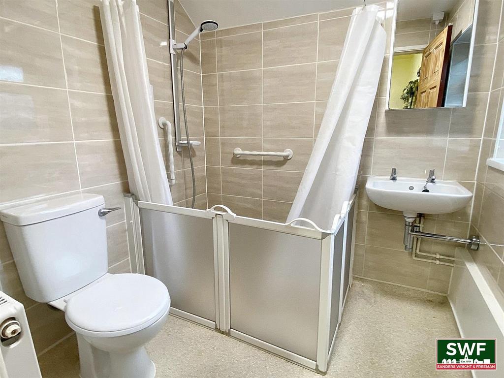 Shower2.jpg