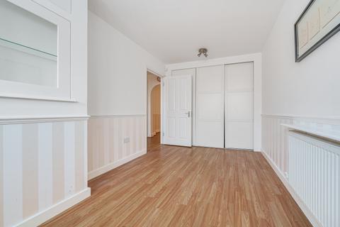 4 bedroom house to rent, St. Johns Close London N14