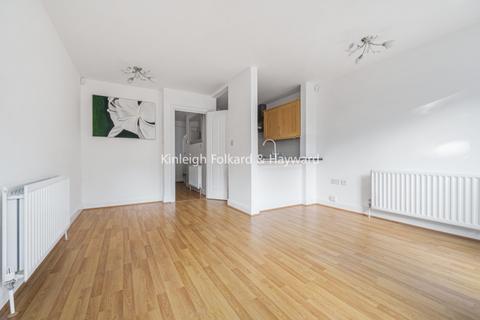 4 bedroom house to rent, St. Johns Close London N14