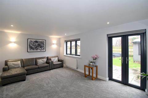 4 bedroom detached house for sale, Bromley Road, Seaford