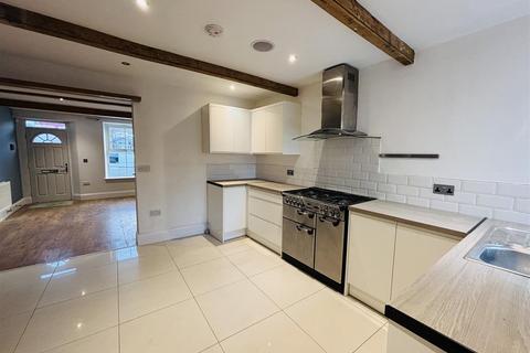 2 bedroom end of terrace house to rent, Dinting Lane, Glossop