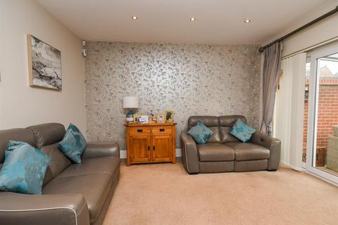 9 Pickwick Gardens, Wolverhampton, WV3 9EH