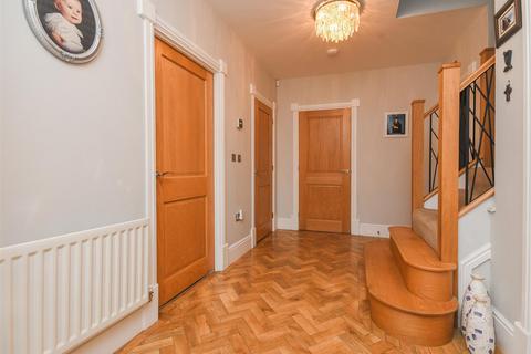 9 Pickwick Gardens, Wolverhampton, WV3 9EH