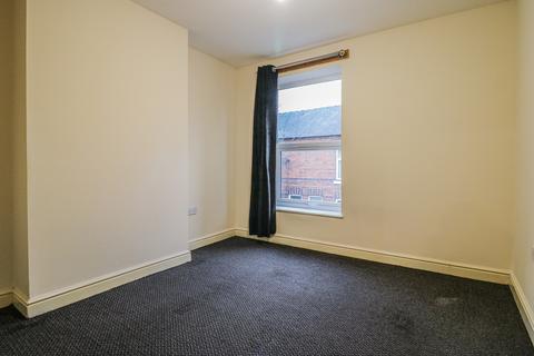 2 bedroom terraced house to rent, Chambers Street, Crewe, CW2