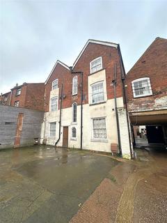 2 bedroom flat to rent, Flat 2 59-60 Tower Street, Dudley