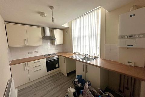 2 bedroom flat to rent, Flat 2 59-60 Tower Street, Dudley