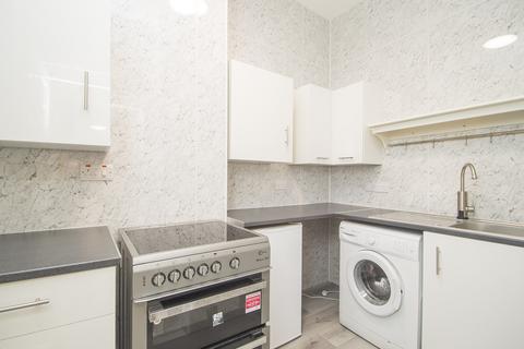 2 bedroom flat to rent, Orwell Terrace, Edinburgh EH11