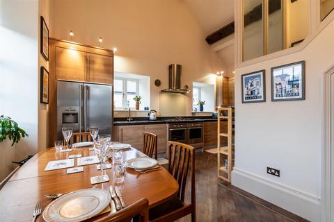 5 Burrowlee Park Square, Sheffield, S6 2DA