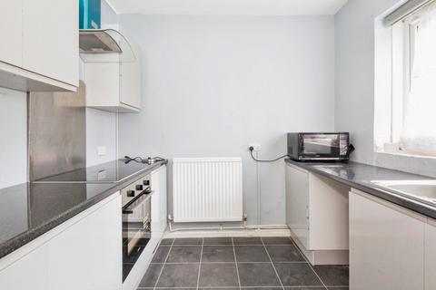 3 bedroom flat for sale, Perry Vale, London SE23