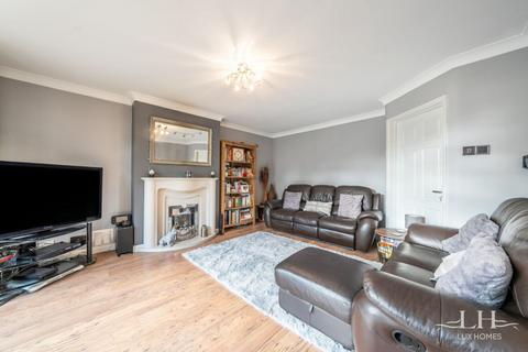 2a Branksome Avenue, Stanford-le-hope, SS17 8AZ