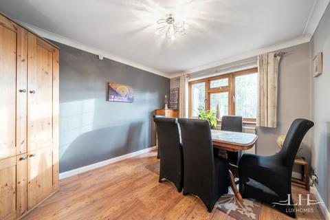 2a Branksome Avenue, Stanford-le-hope, SS17 8AZ