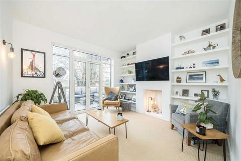 2 bedroom flat for sale, Broom Road, Teddington TW11