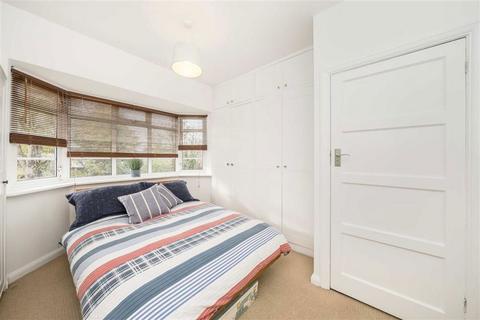 2 bedroom flat for sale, Broom Road, Teddington TW11