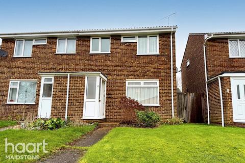 3 bedroom end of terrace house for sale, Cooling Close, Maidstone