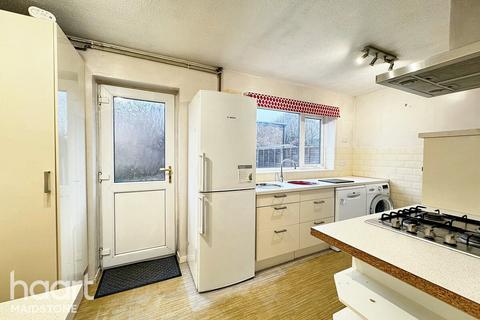 3 bedroom end of terrace house for sale, Cooling Close, Maidstone