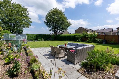 6 bedroom semi-detached house for sale, Gisburn Road, Barnoldswick, BB18
